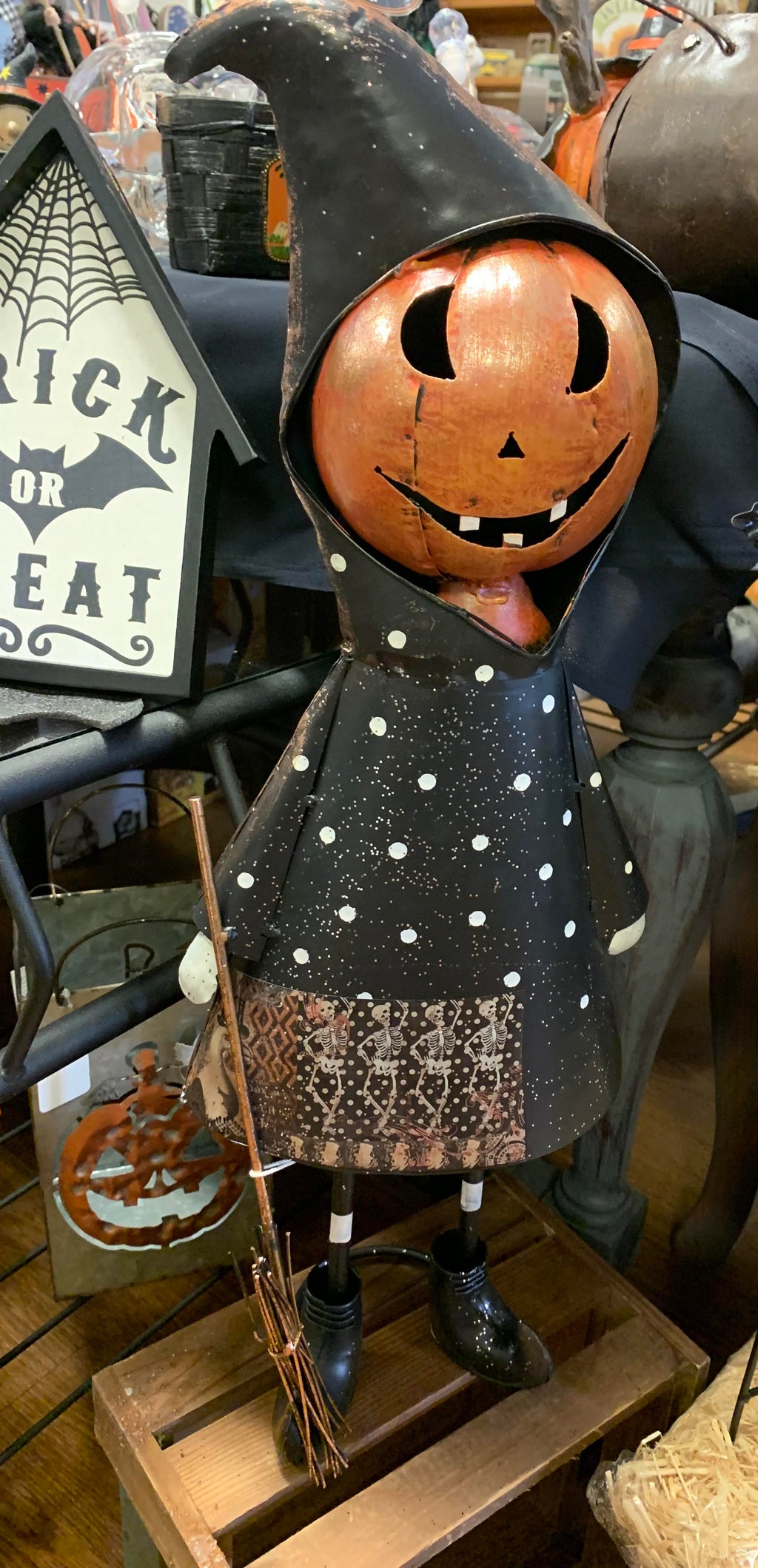 Standing Pumpkin Witch